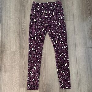 Like New Purple Leopard Print Leggings